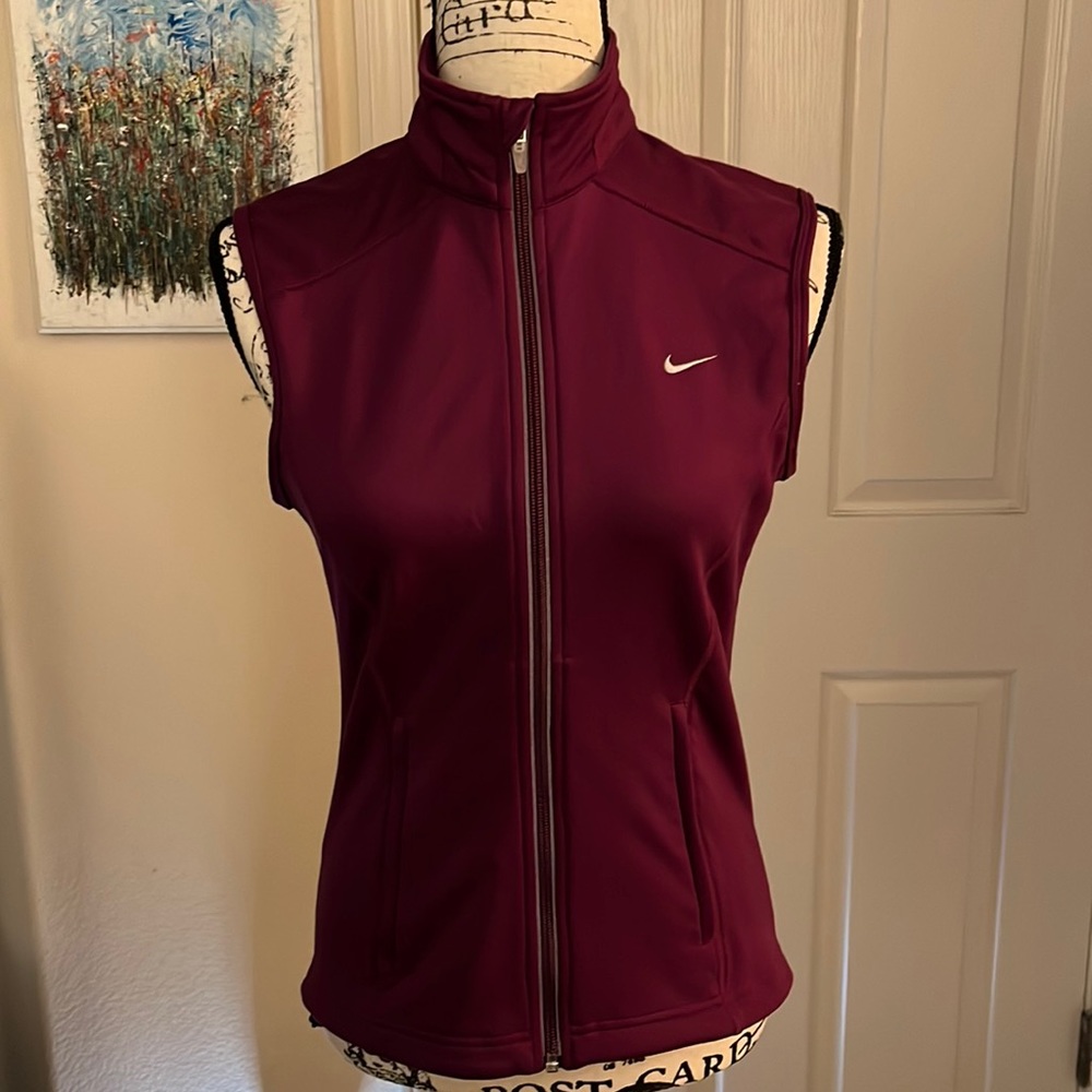 Women’s Nike Slim Fit Vest, plum/dark purple, size small
